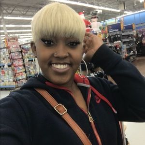 Meet your Posher, Denisha